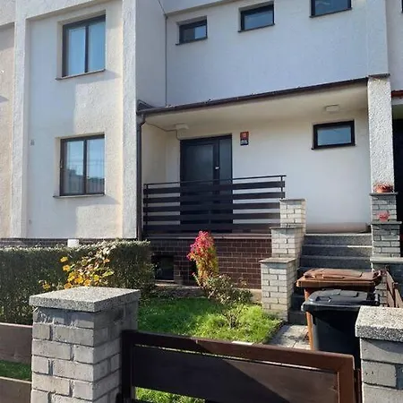 Prijemny Radovy Rodinny Dum Se Zahradou Cheb Exterior photo